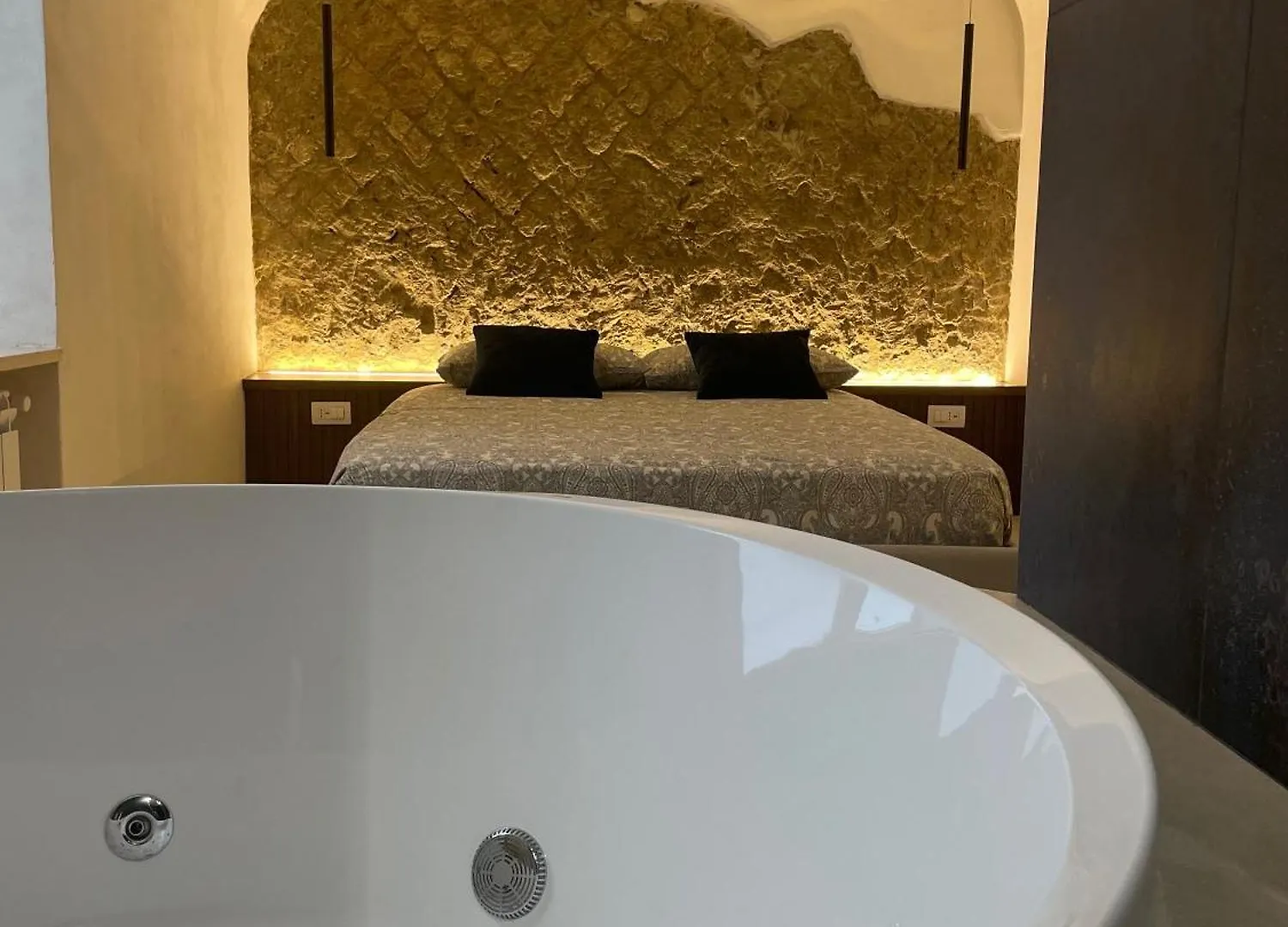 Domus Parthenope Deluxe Apartment Naples