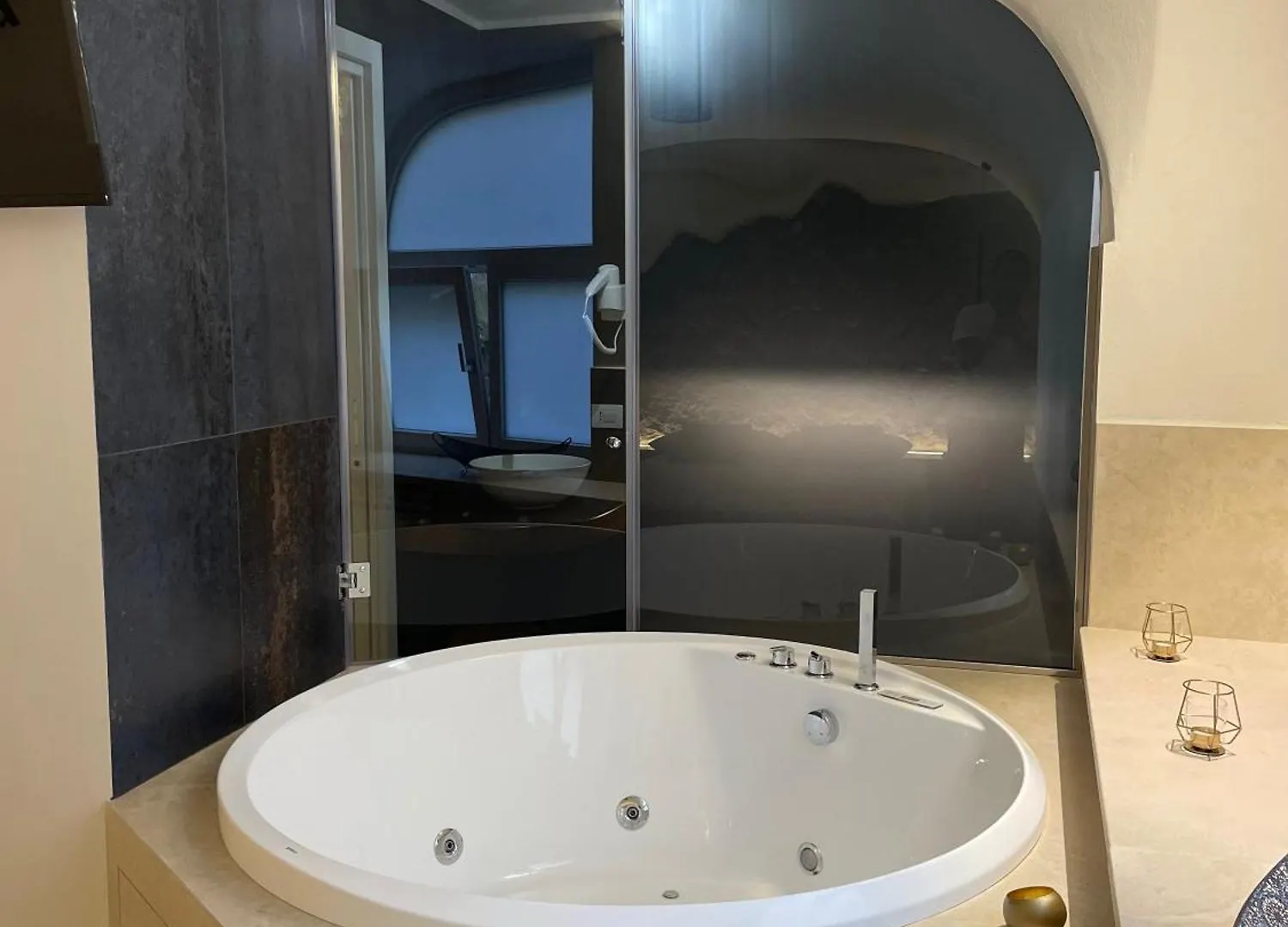 Domus Parthenope Deluxe Apartment Naples