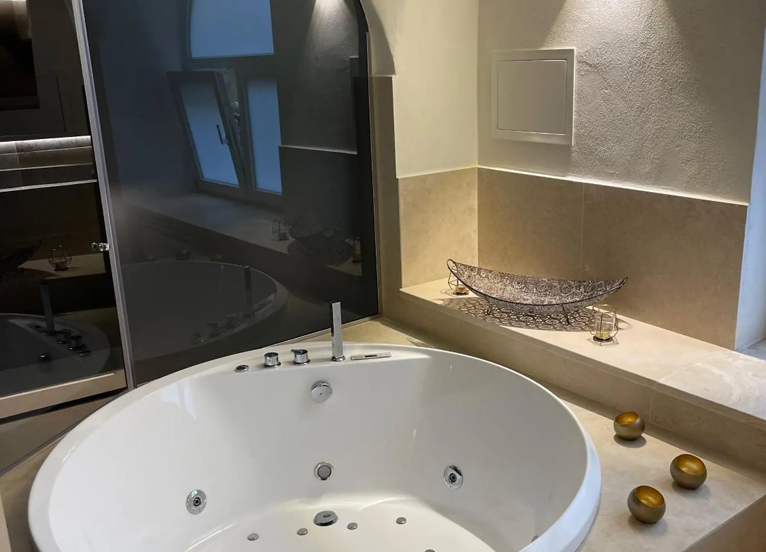 Domus Parthenope Deluxe Apartment Naples